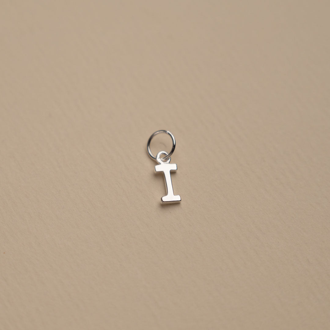 Nadia - Buchstabe Silberanhänger