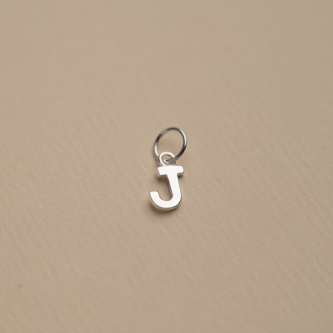 Nadia - Buchstabe Silberanhänger