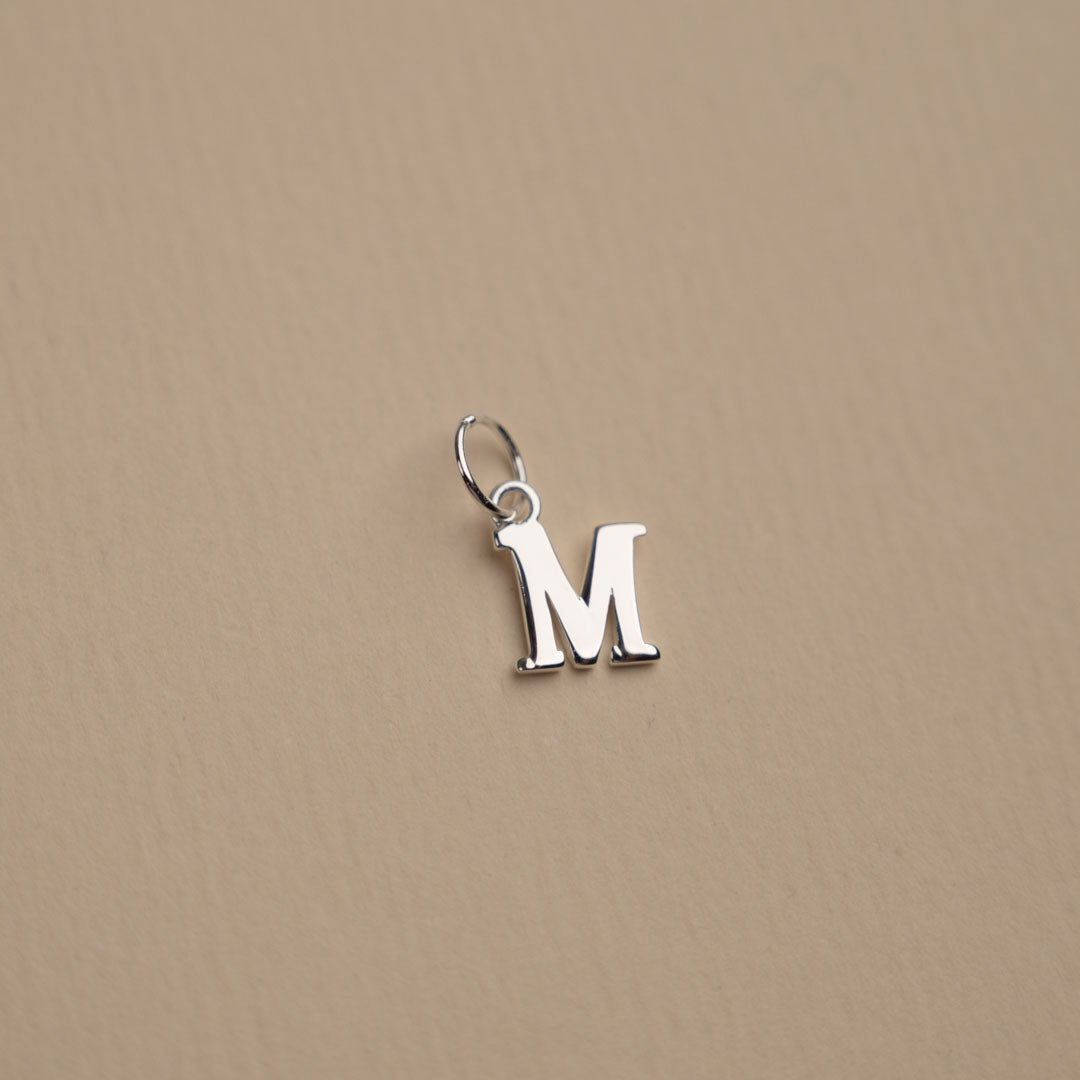 Nadia - Buchstabe Silberanhänger