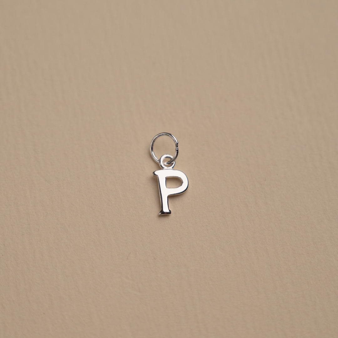 Nadia - Buchstabe Silberanhänger