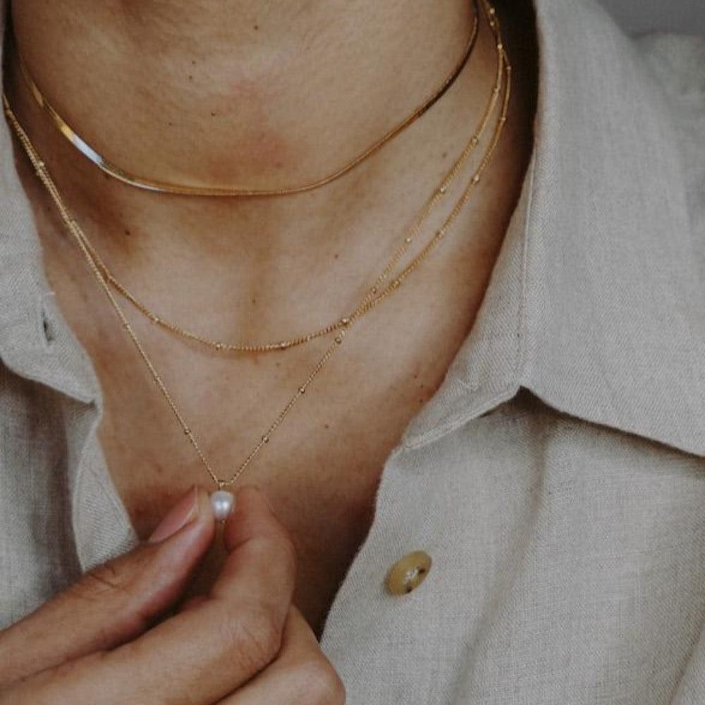 Marina – Halskette Satellit Gold mit Feinen Perlen