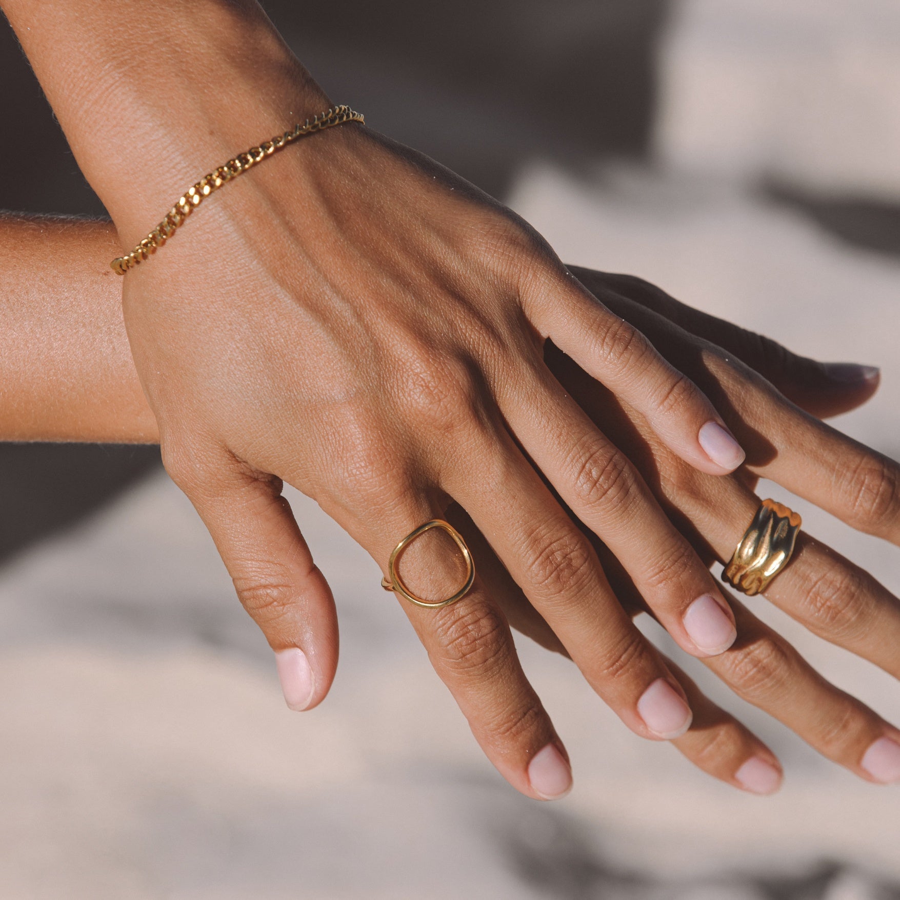 Bailey – Ovaler Minimalistischer Goldring