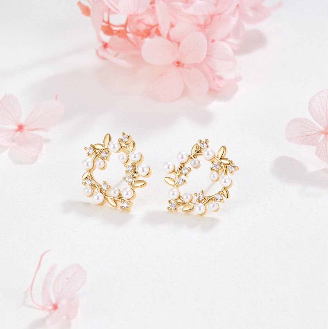 Carmenta - Perlen- und Kristall-Kranzohrringe