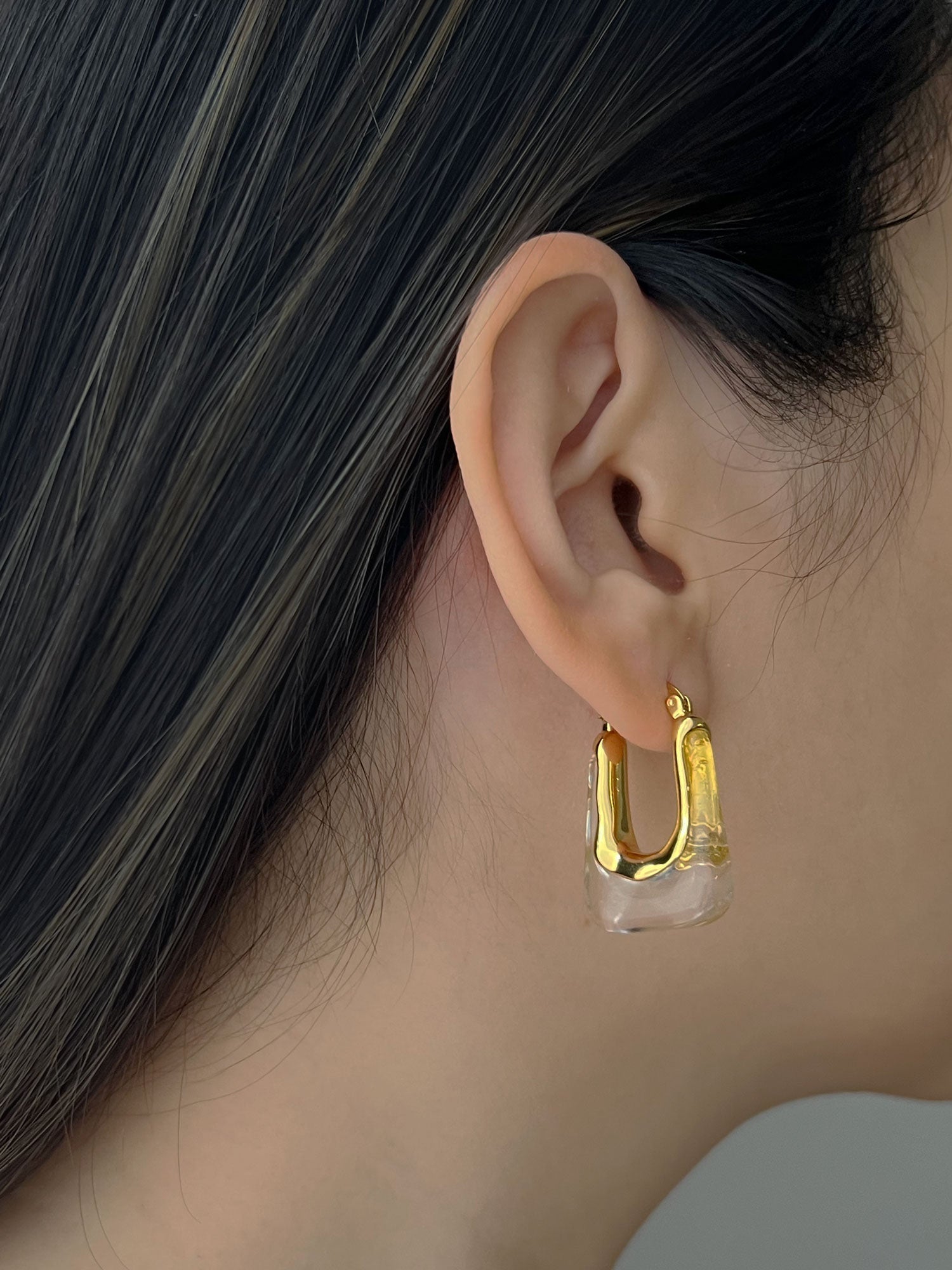 Mia - Klarer rechteckiger Creolen