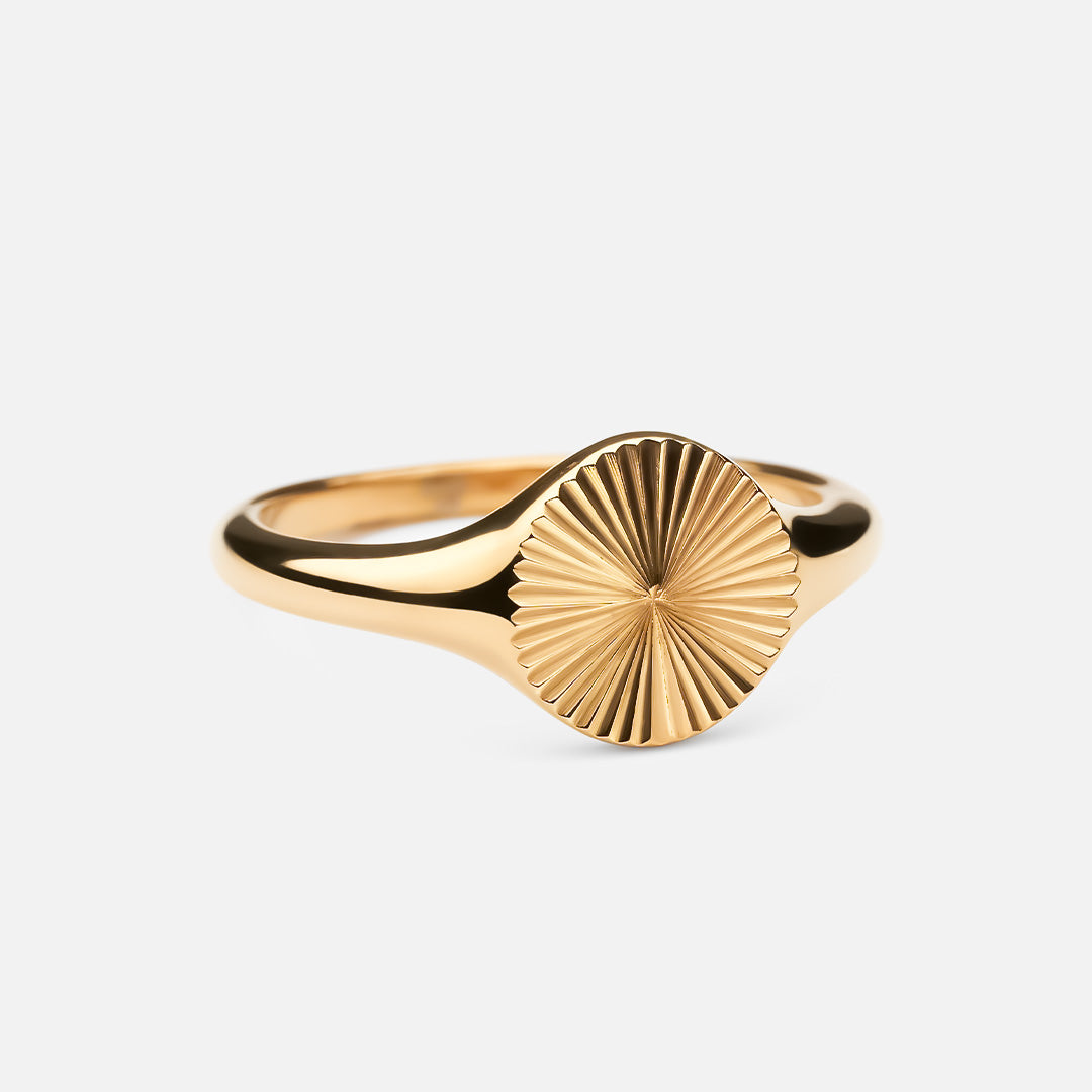 Amane – Siegelring Sonne Gold 18K