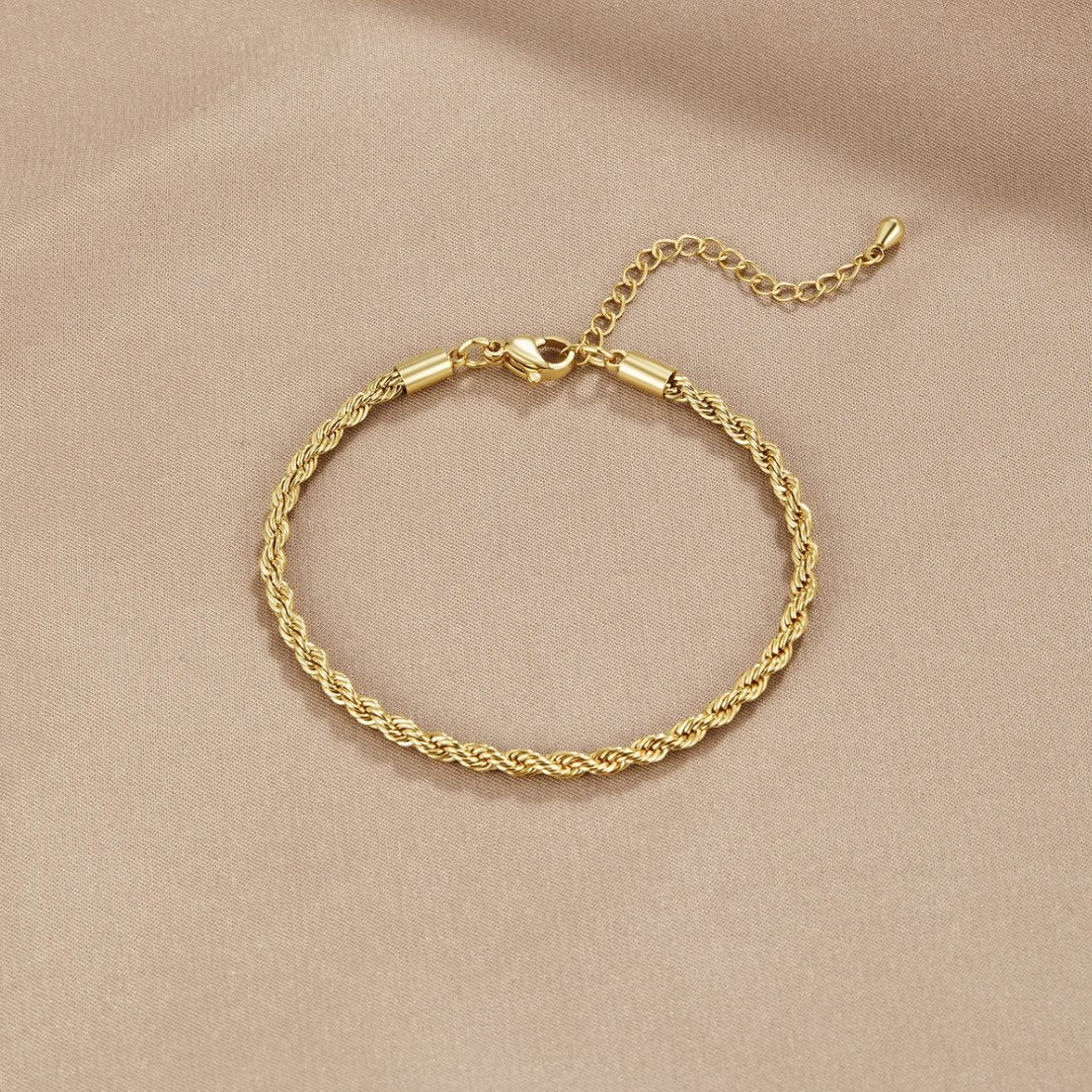 Althea – Verdrehtes Vergoldetes Armband