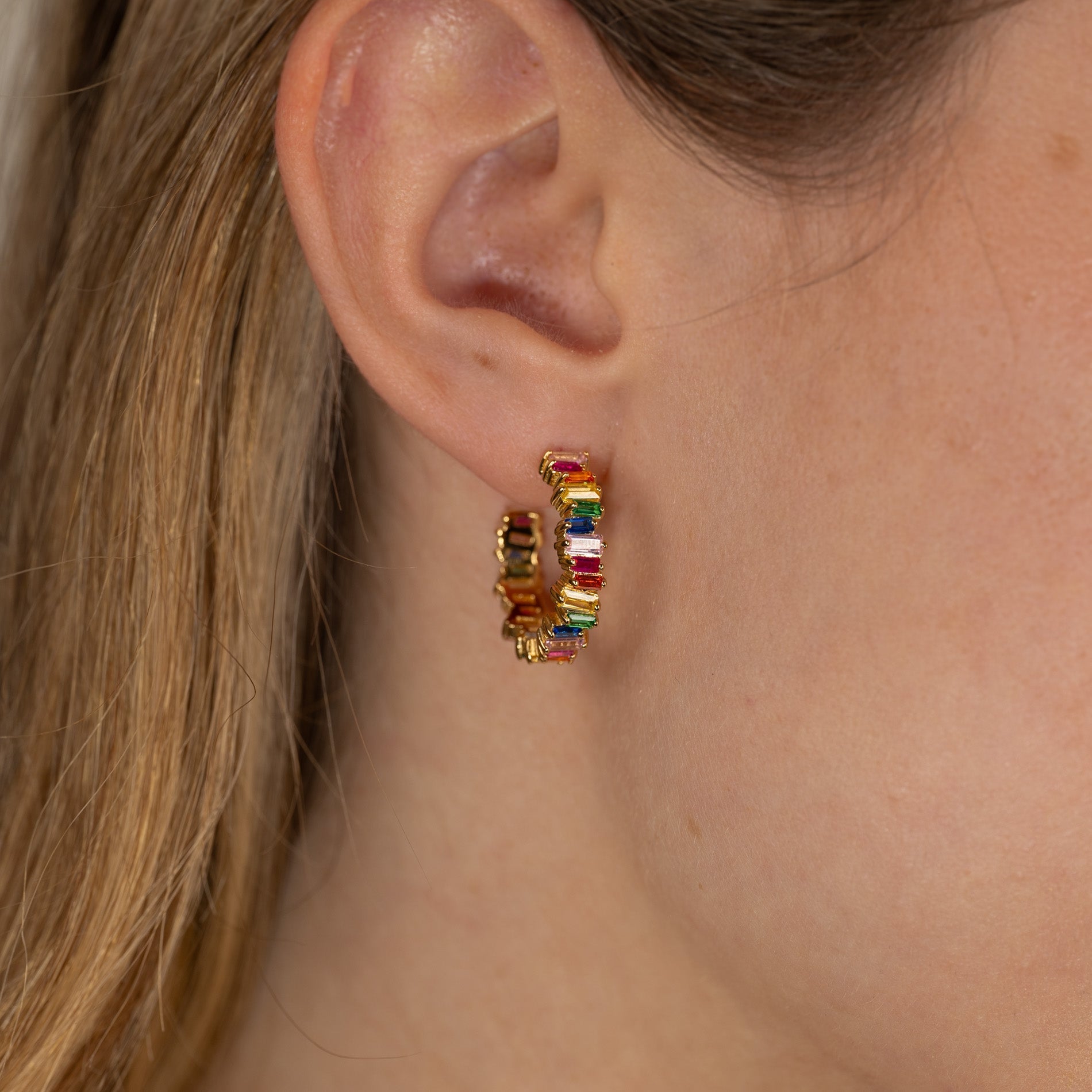 Veronica - Regenbogen Goldene Creolen Ohrringe"