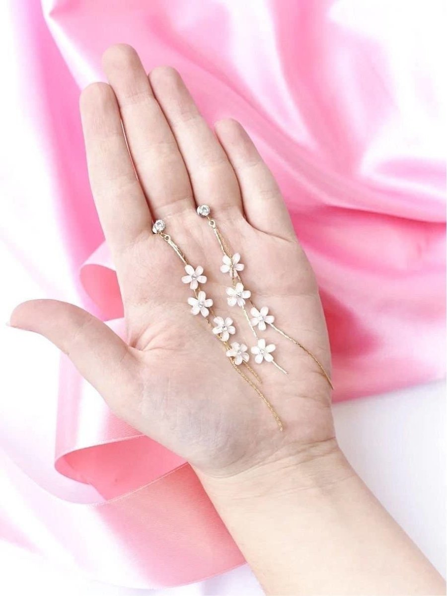 Yuri - Weiße Jasminfaden-Ohrringe