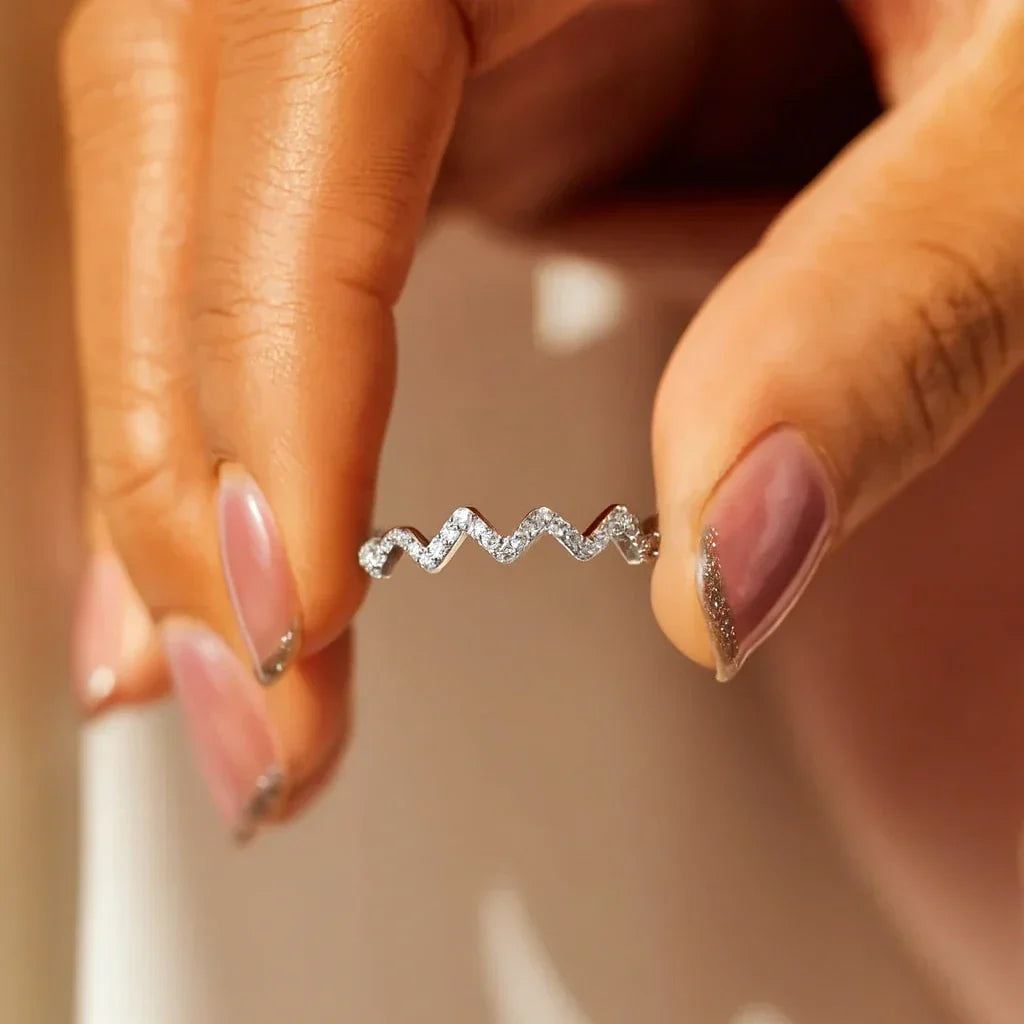 Hina – Verstellbarer Goldener Ring