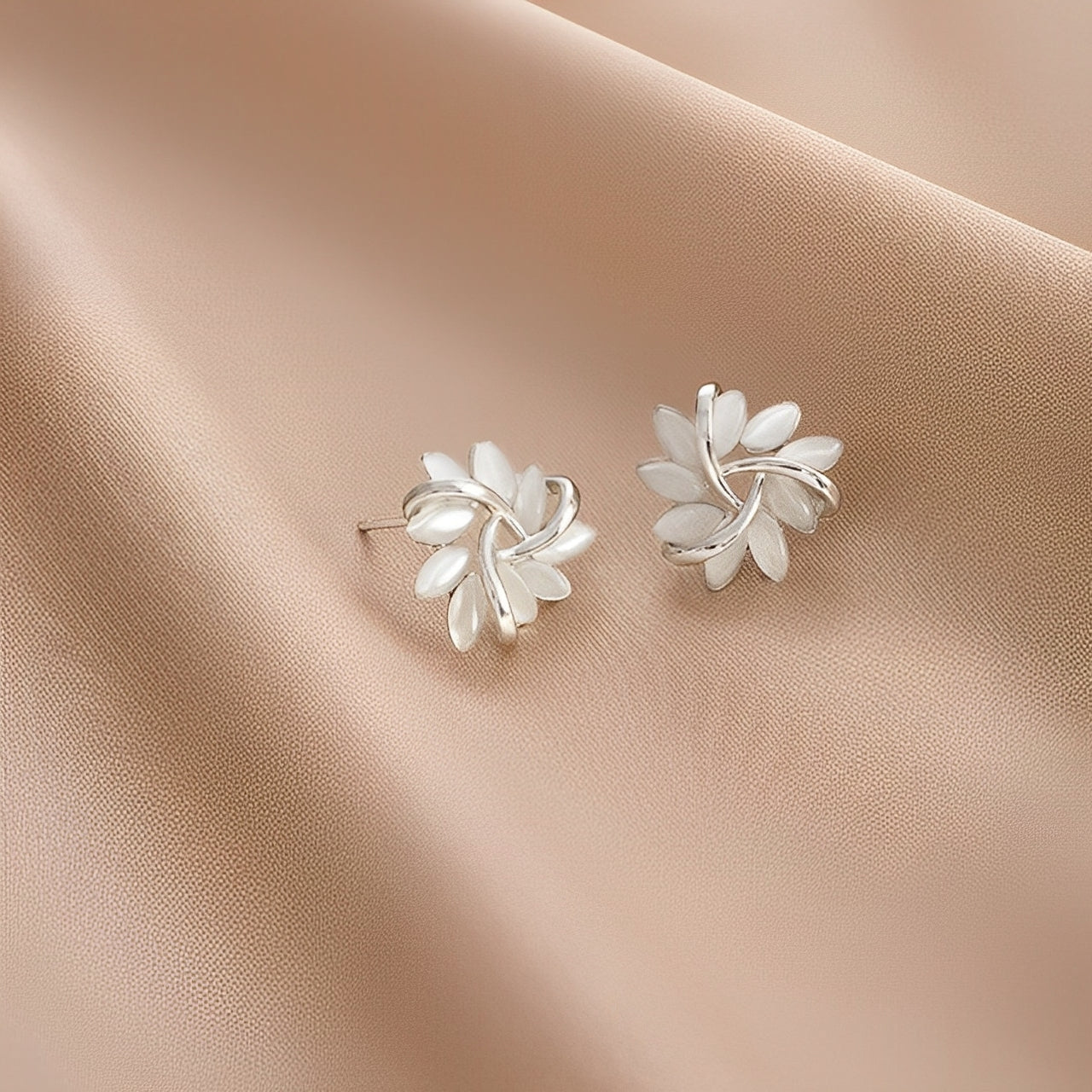 Eve – Ohrringe mit irisierendem Opal