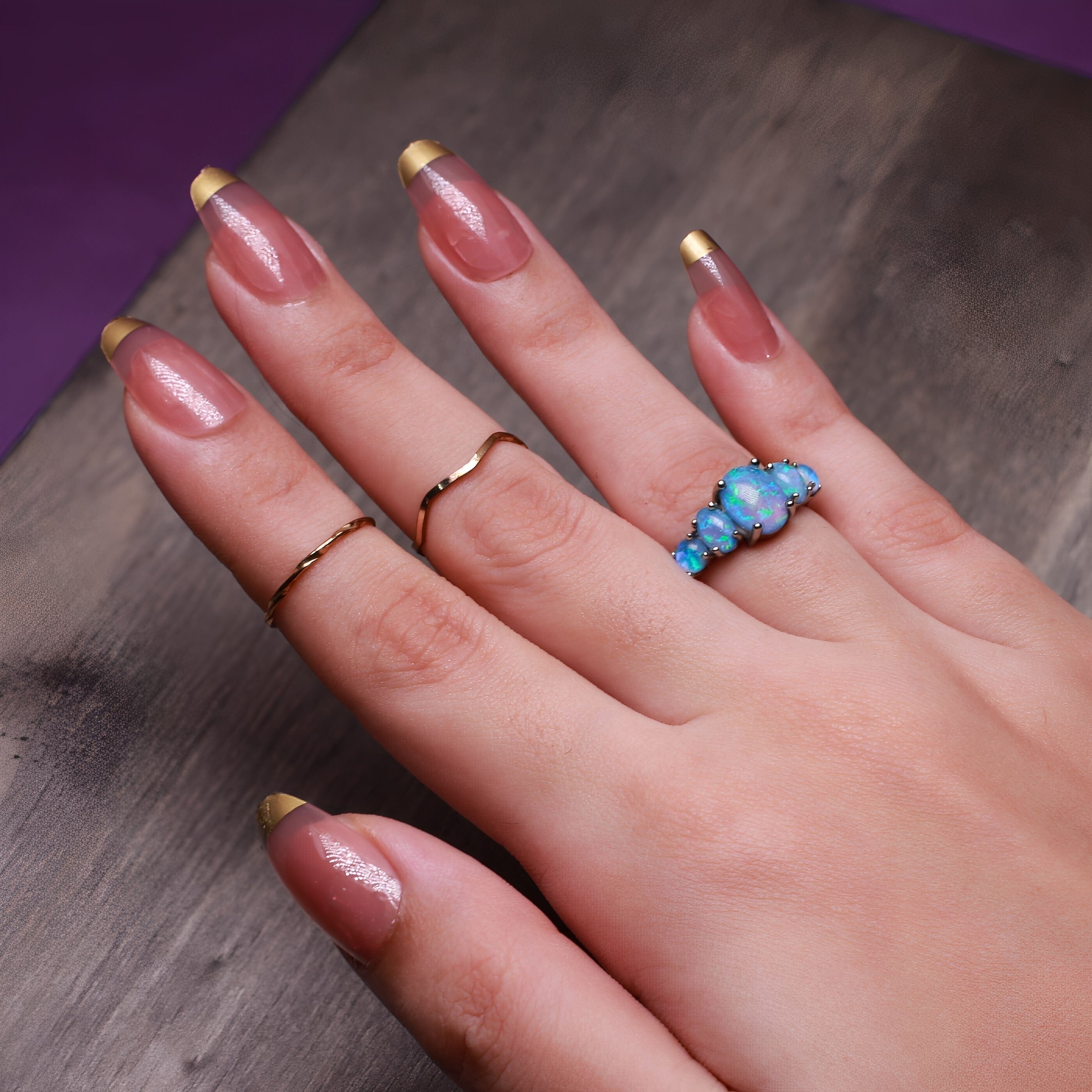 Merly – Ring Blauer Feueropal aus Silber