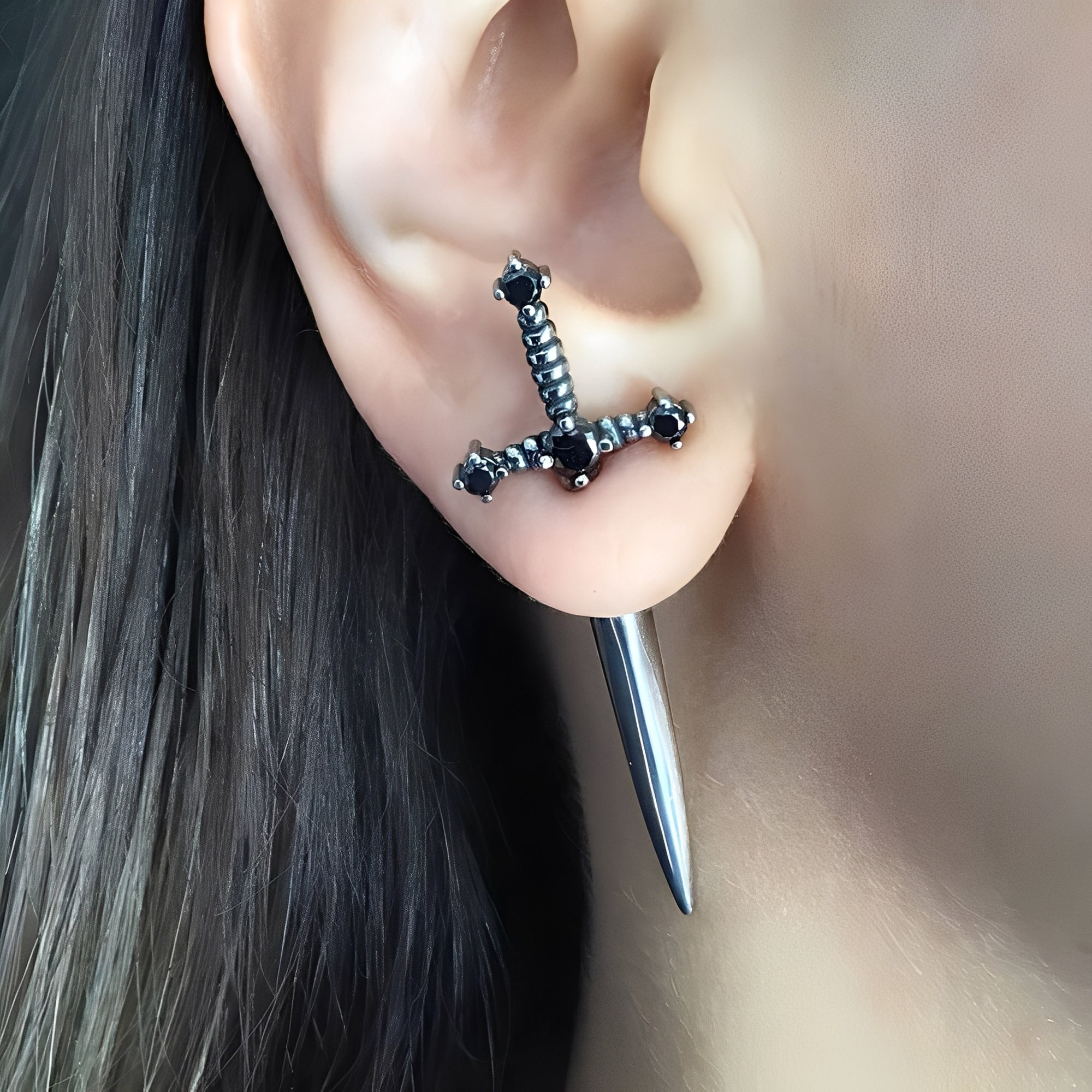 Lionore – Gothische Schwert-Ohrringe