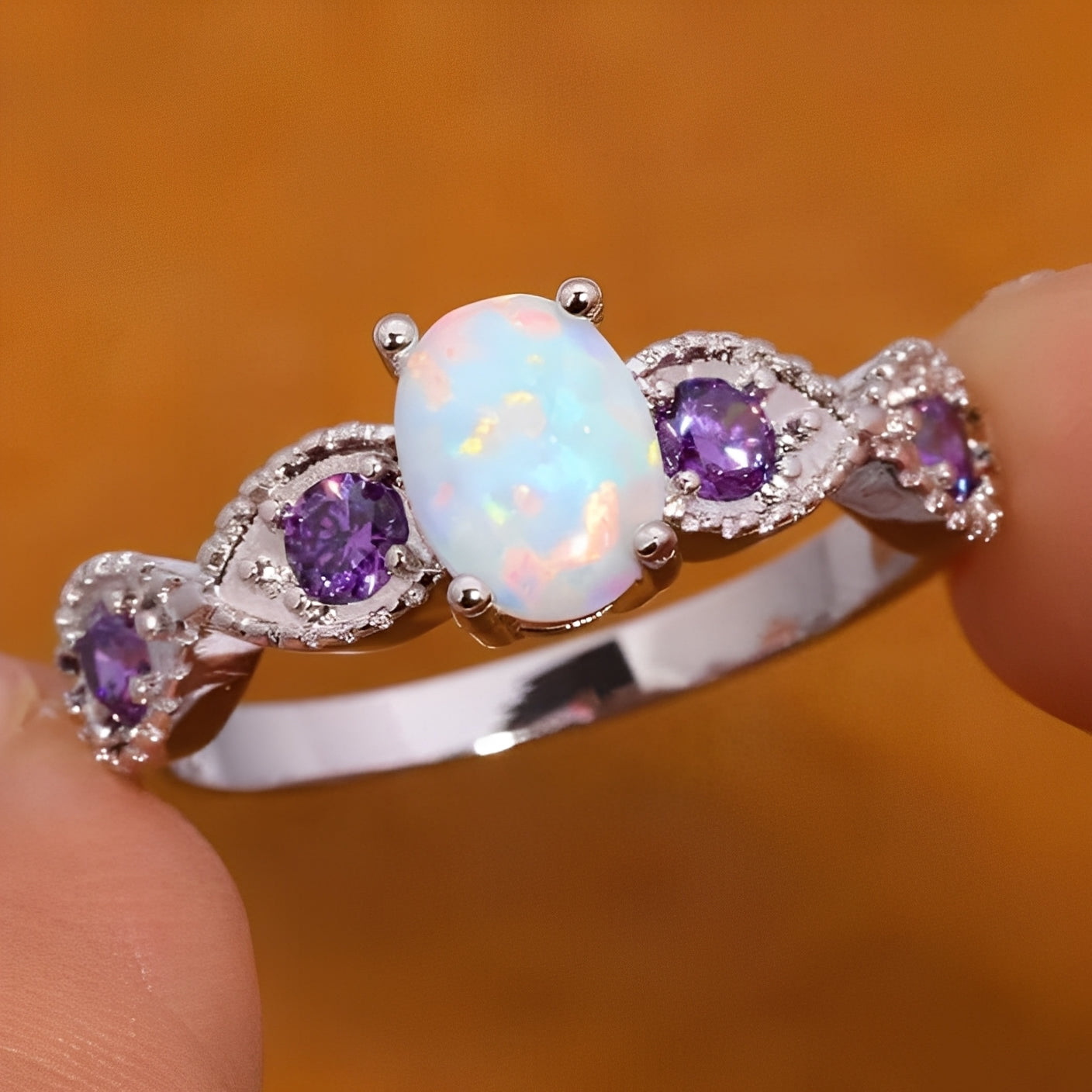 Valka – Ring Weißer Opal & Amethyst