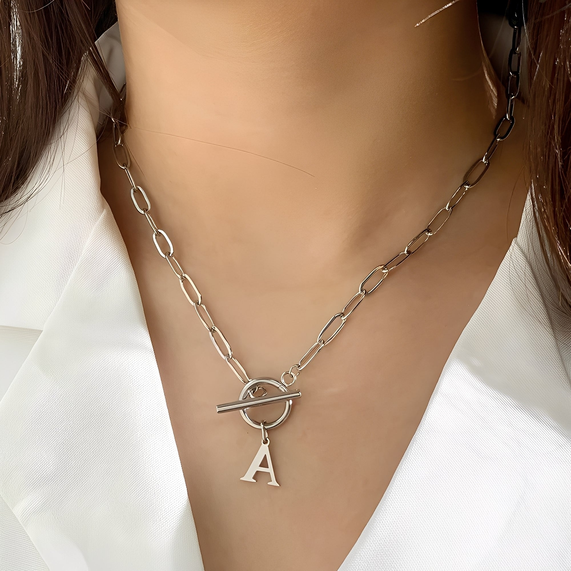 Amara – Collier Initiale aus Papier mit Gliedern