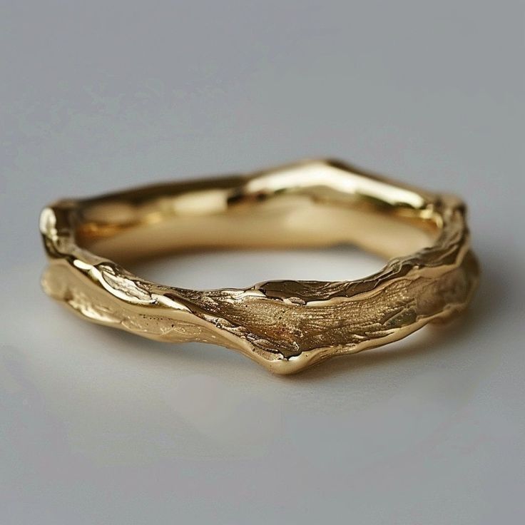 Sara – Vintage Gold Geschmiedeter Ring