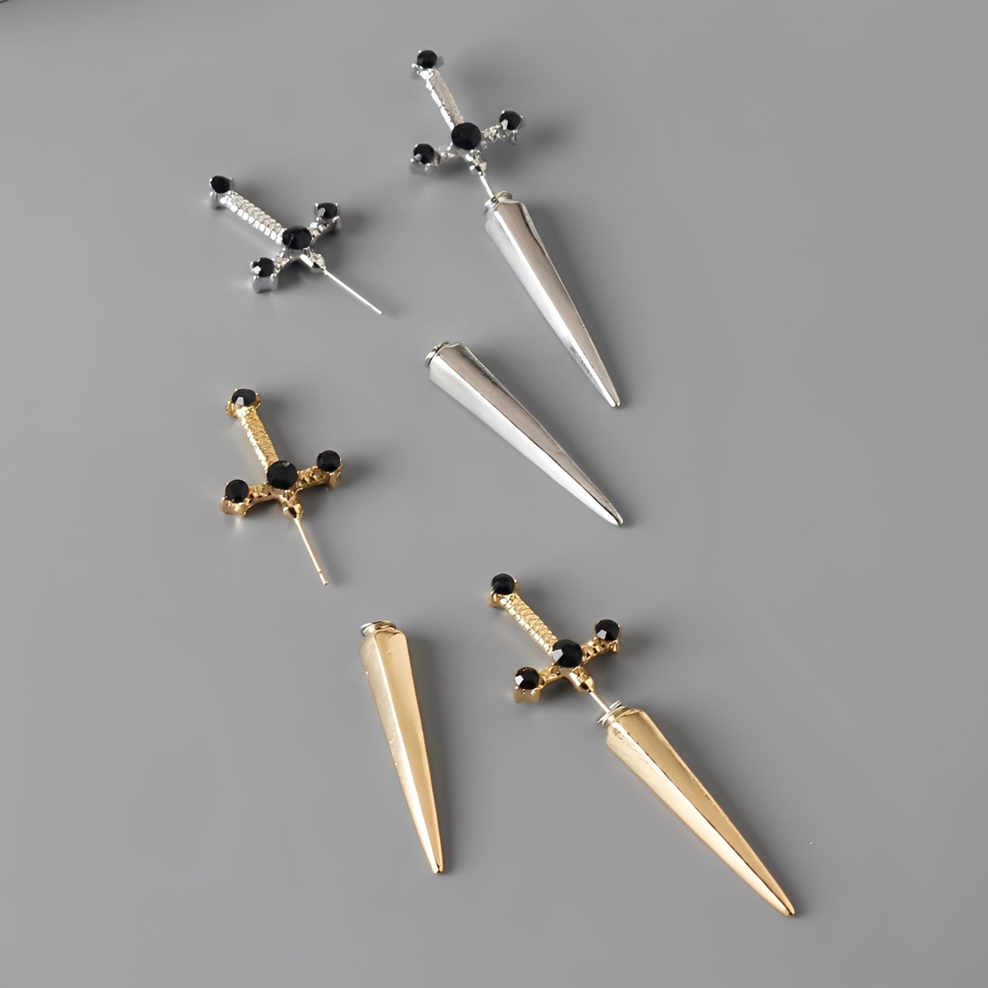 Lionore – Gothische Schwert-Ohrringe