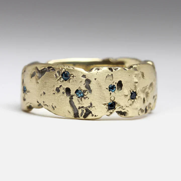 Crissa – Vintage Goldener Ring mit Blauem Kristall Gefasst