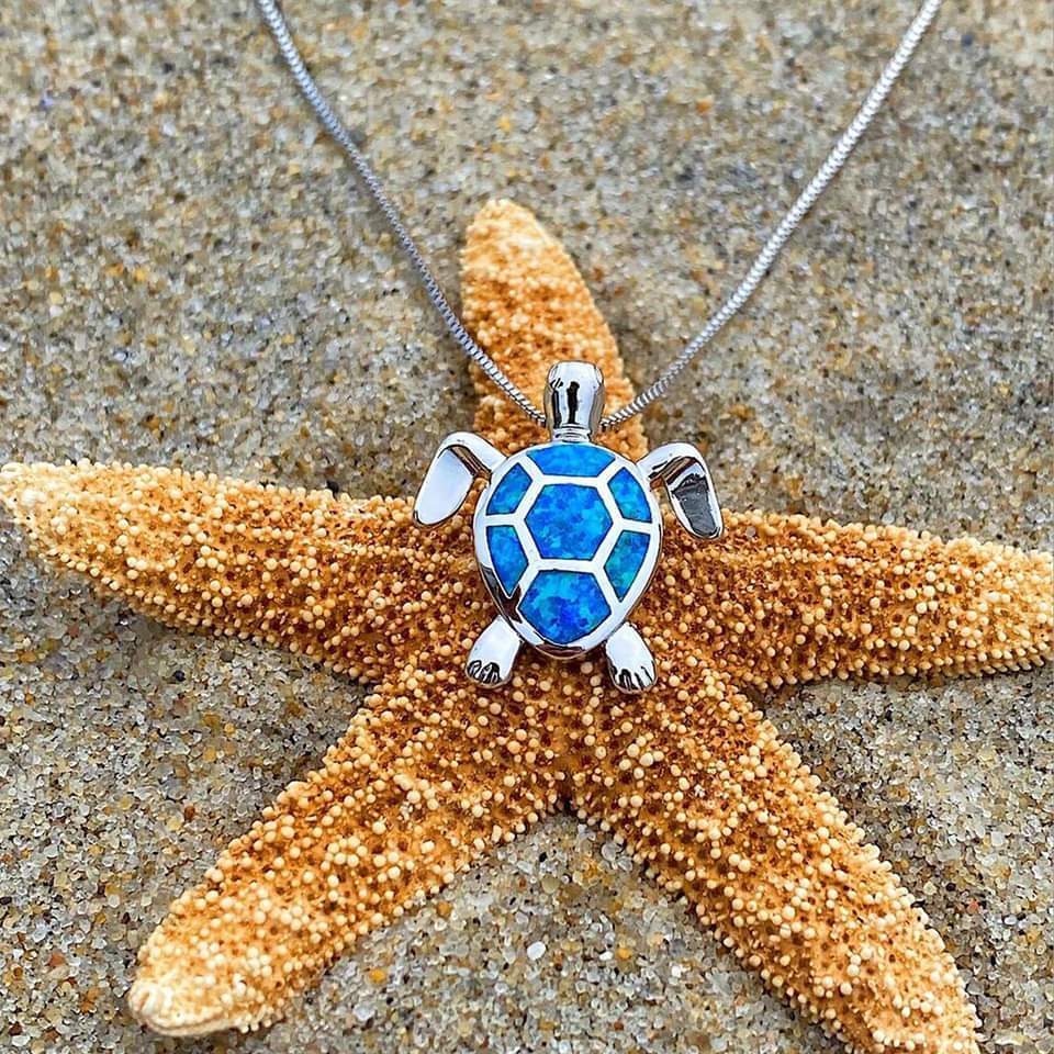 Kailea – Schmuckset Schildkröte aus Opal und Silber (Halskette + Ohrringe)