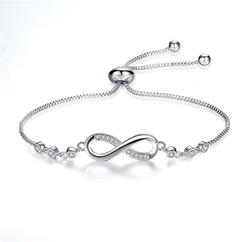 Inaya – Verstellbares Unendlichkeit-Armband in Silber