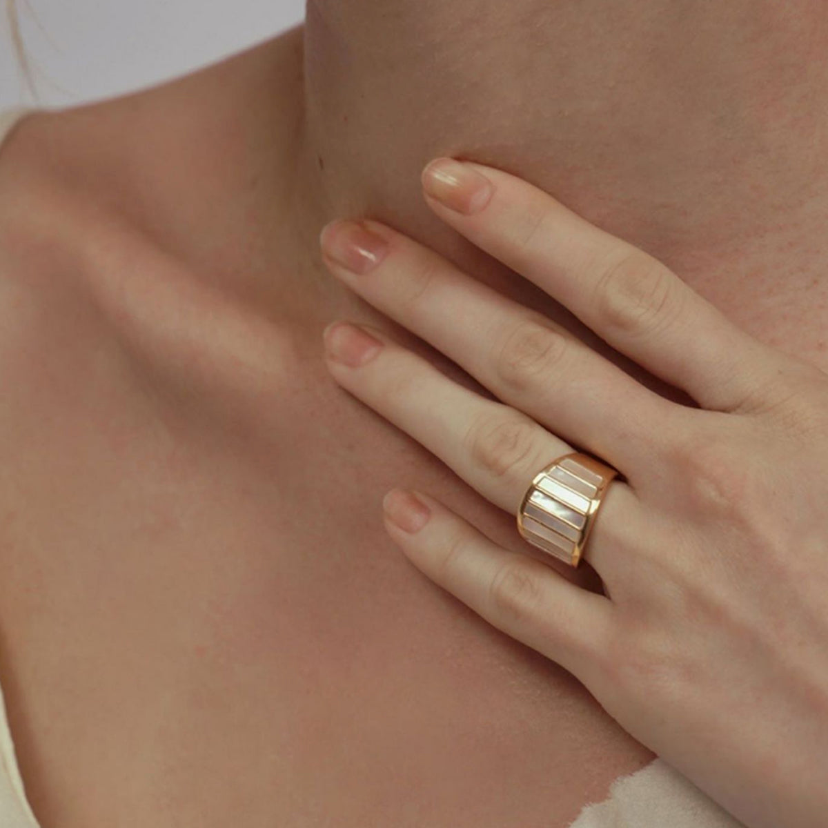 Marise – Dekorative Pinctada Ring