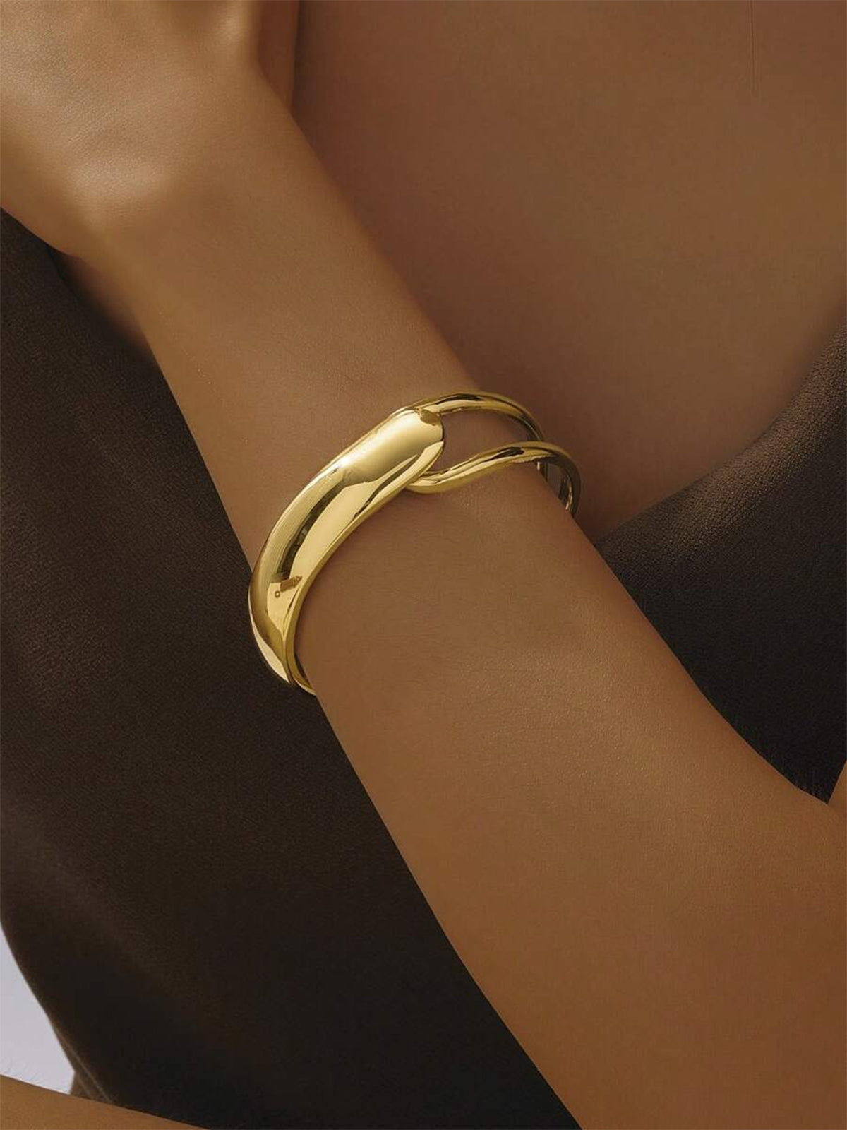 Alyssa – Eleganter Goldener Armreif