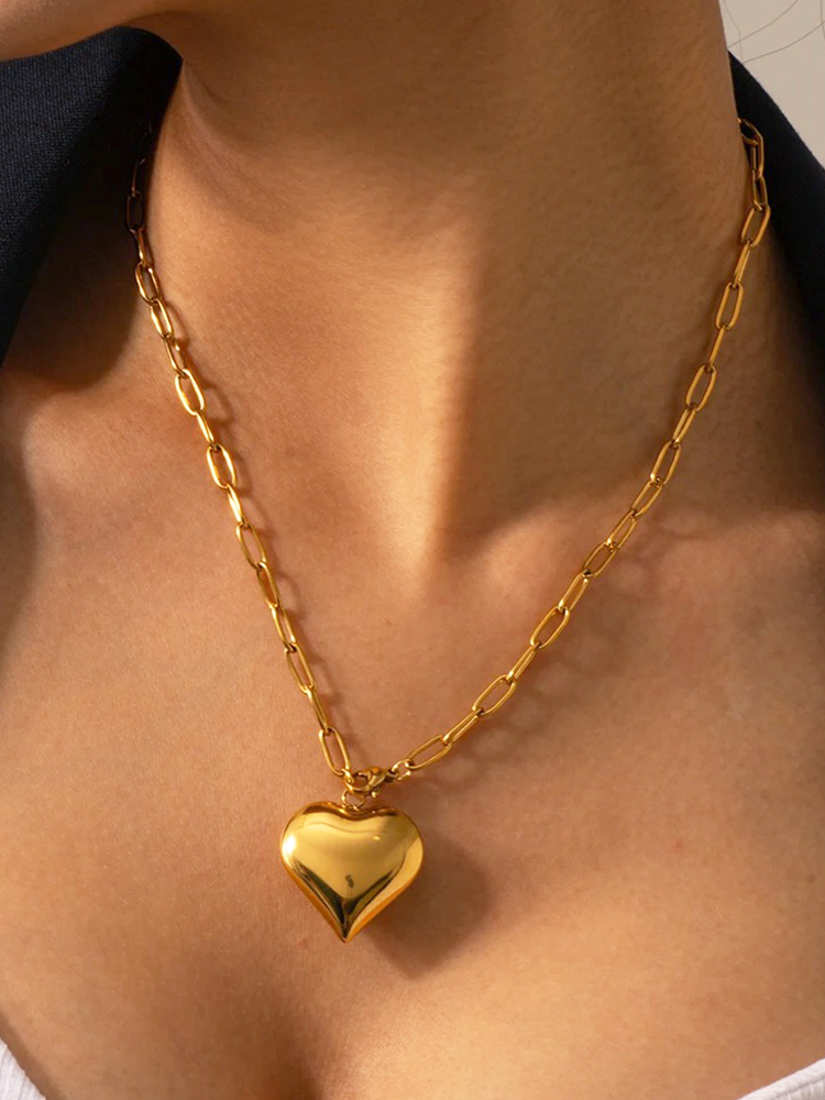 Babette – Vergoldete Paperclip-Halskette mit goldenen Herzen