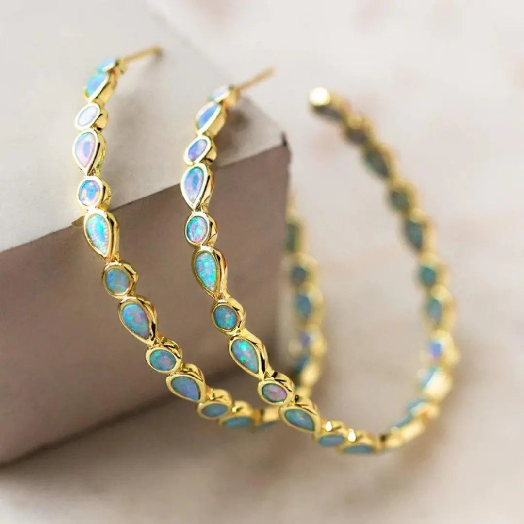 Elisha – Vintage Goldene Ohrringe mit Blauem Opal