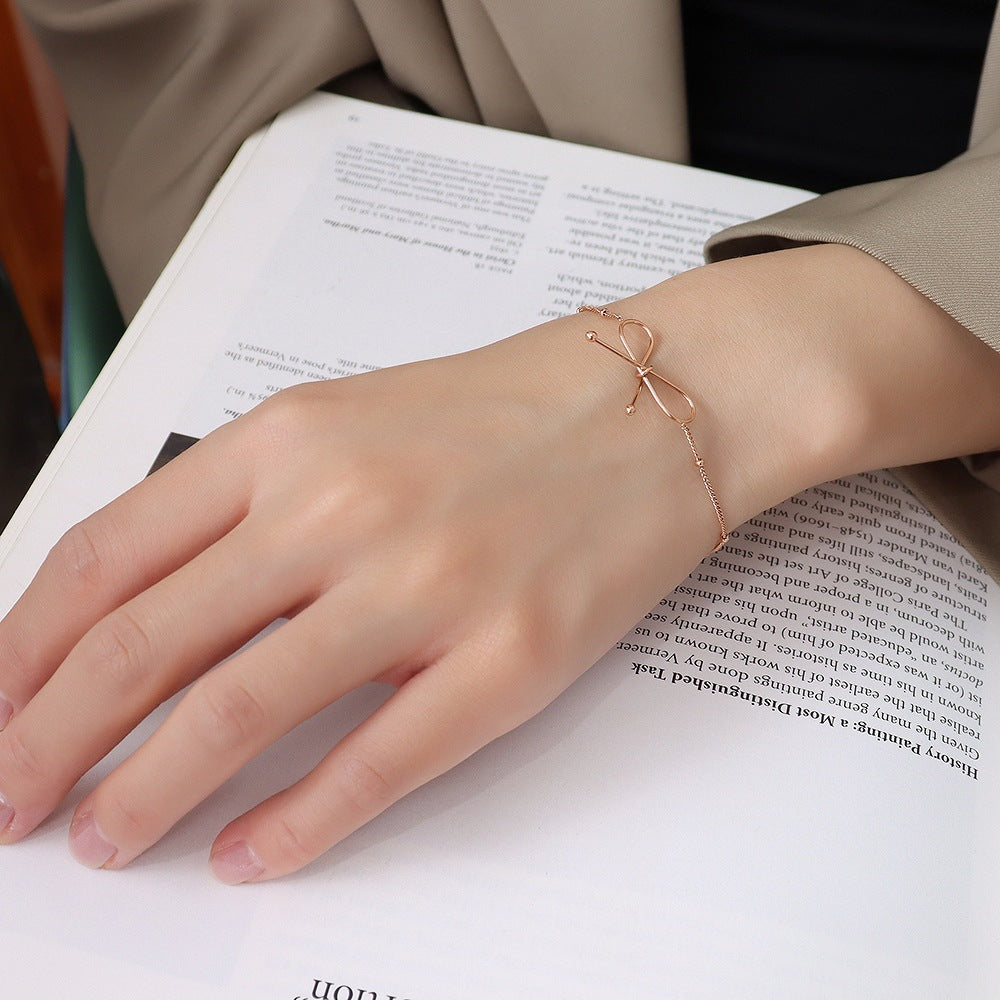 Faye – Armband Knoten Fein und Elegant