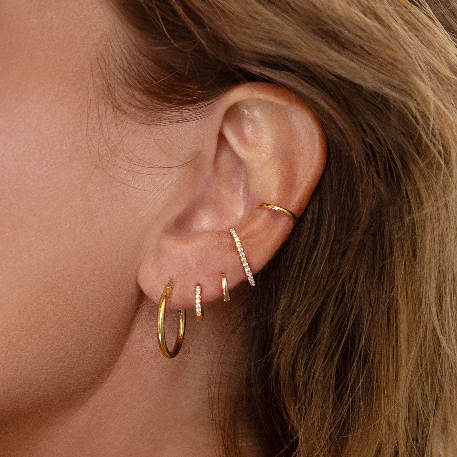 Dünner Pave Kristall Huggie Hoops