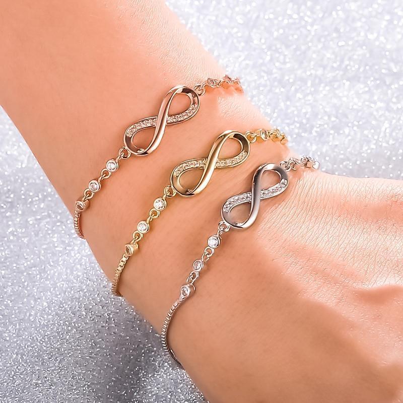 Inaya – Verstellbares Unendlichkeit-Armband in Silber