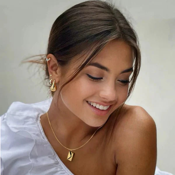 Yumeha – Gravierte Umschlag-Halskette Liebe