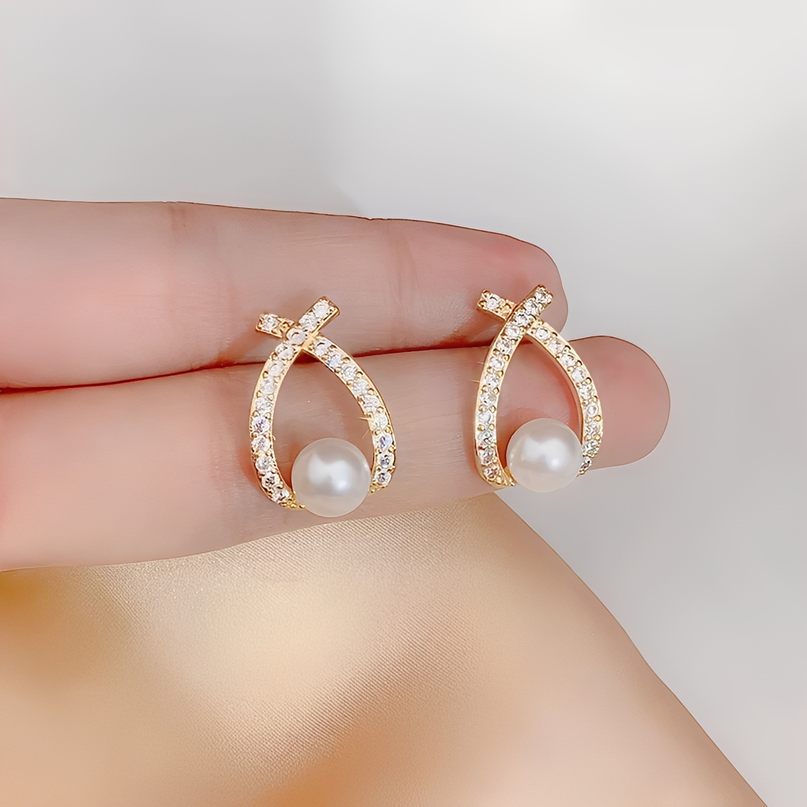 Sonia – Ohrringe Perlen mit Diamanten