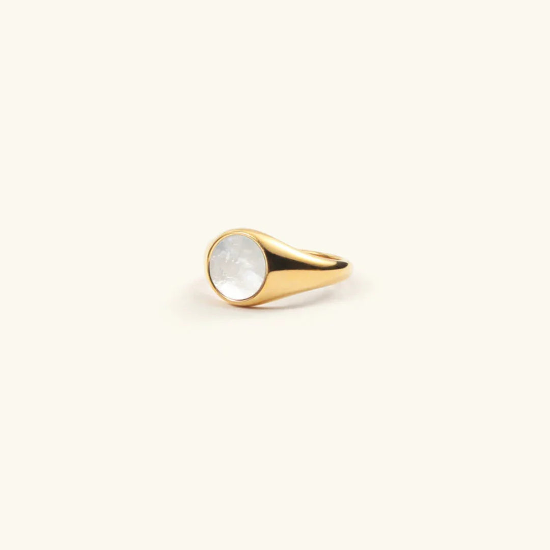 Daphne – Ring aus Gold mit Perlmutt