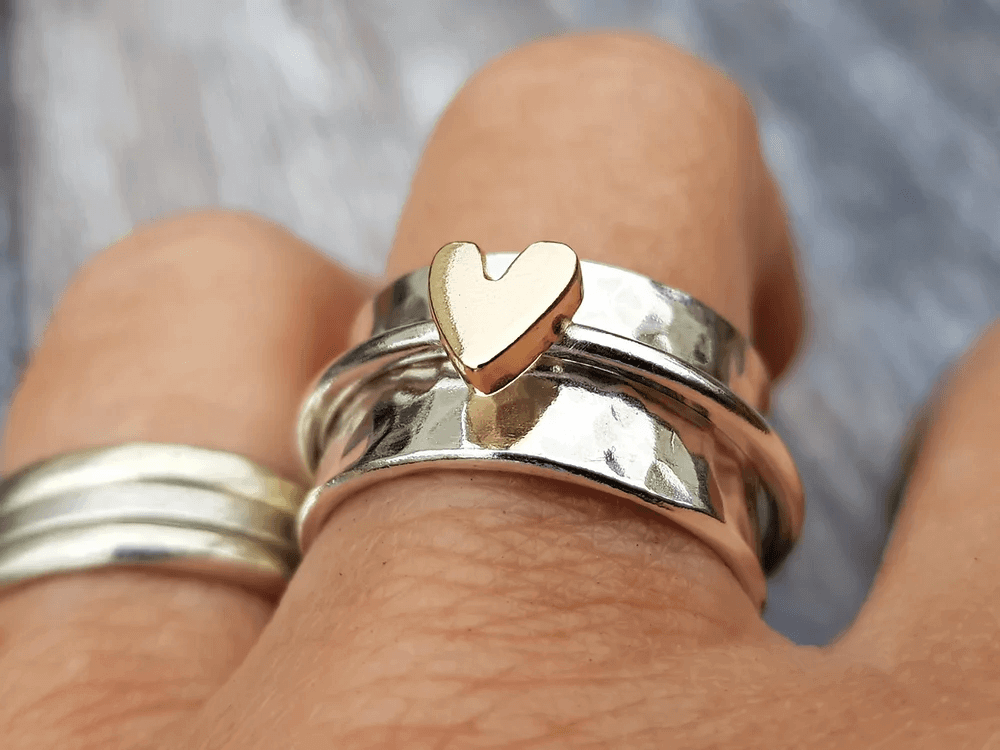 Shanie – Silberring mit goldenem Herz