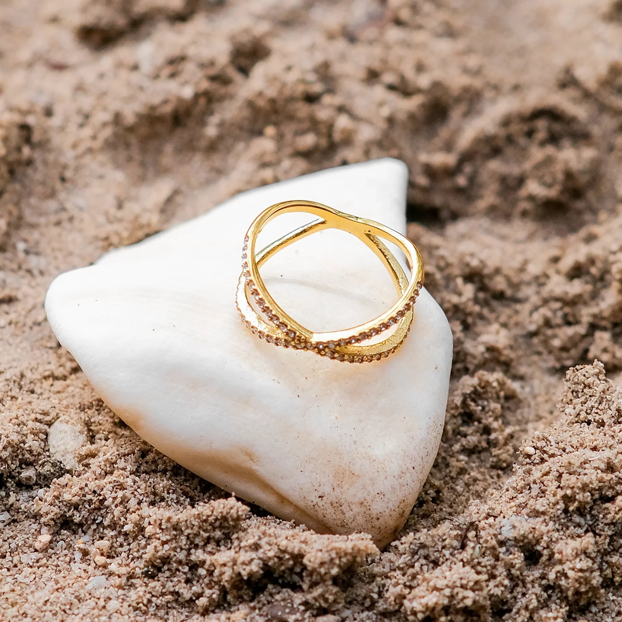 Nadia – Bague Kreuz aus Gold und Diamanten