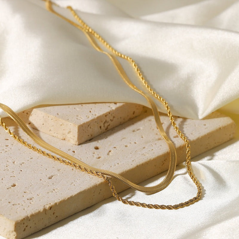 Nicole – Mehrschichtige Goldene Halskette