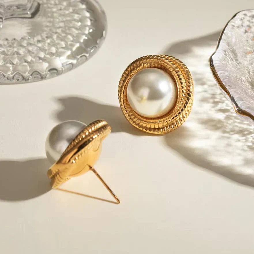 Shane – Kreolen Gold mit Weißen Perlen