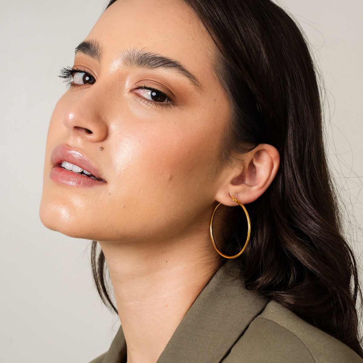 Camille – Goldene Elegante Creolen