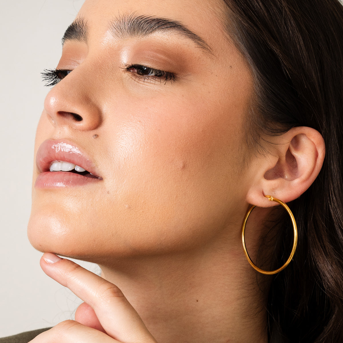 Camille – Goldene Elegante Creolen