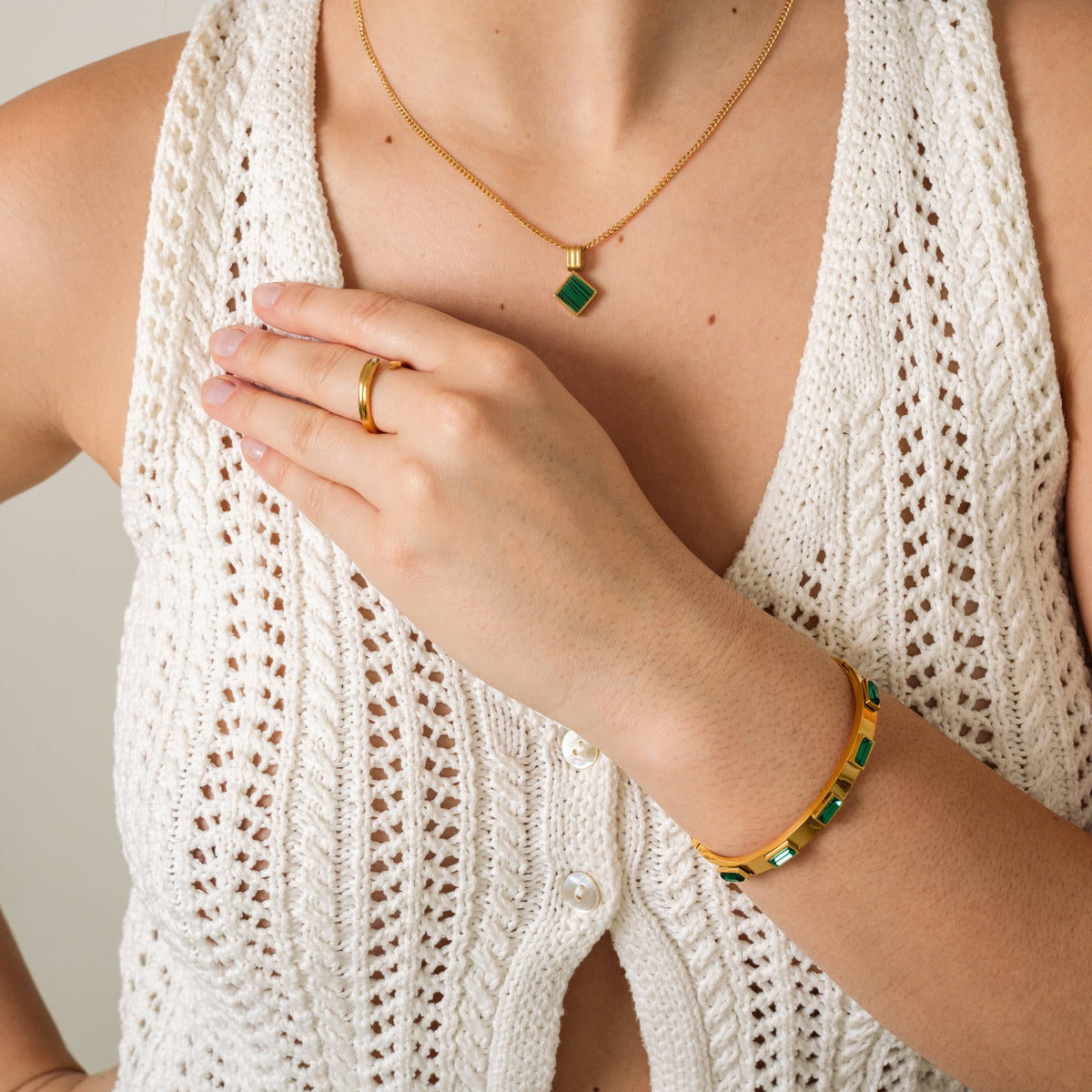 Kezz – Armband Quadratische Steine Gold/Grün