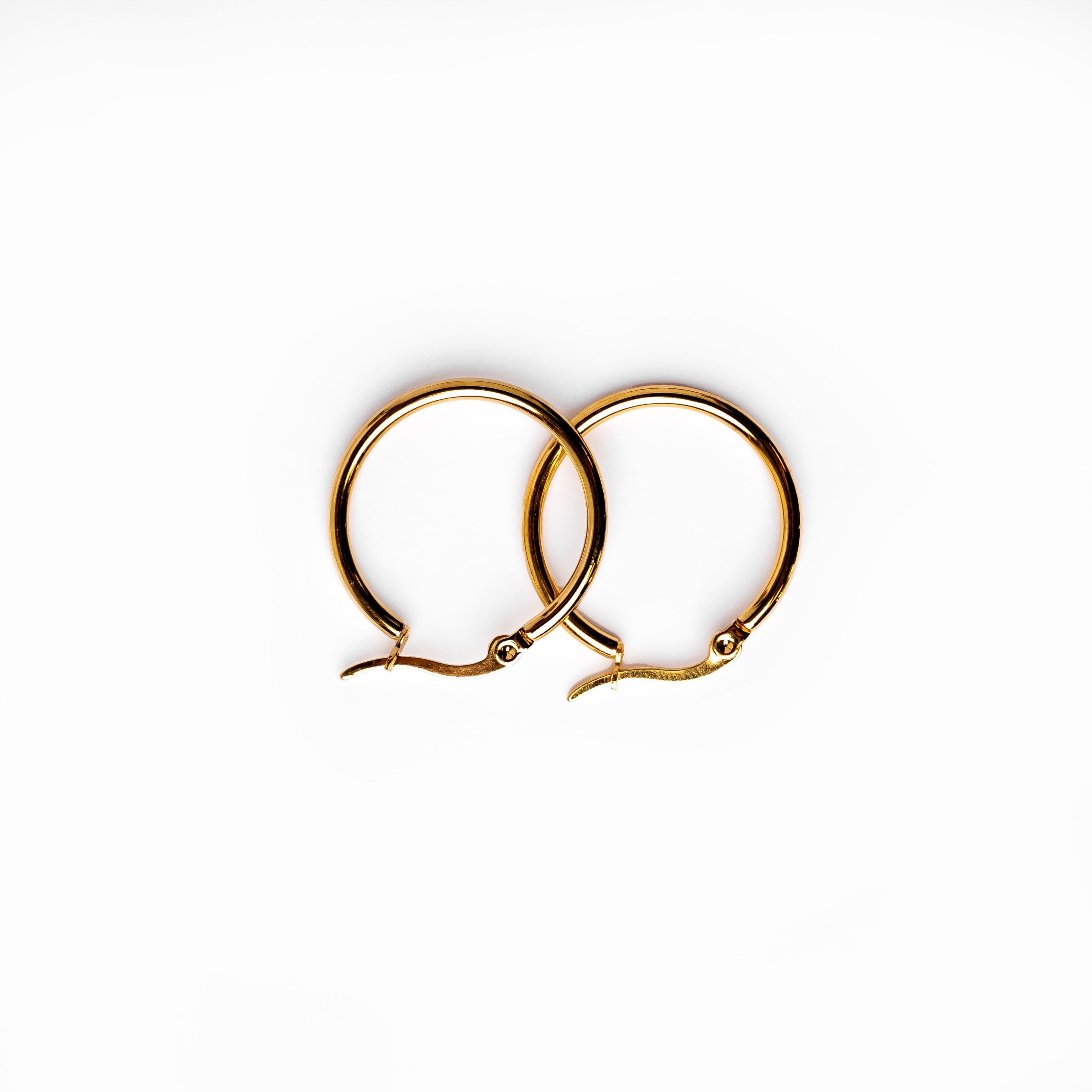Camille – Goldene Elegante Creolen