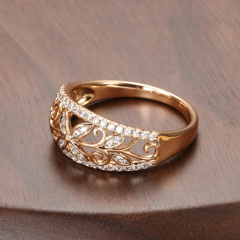 Athisa – Blumenring aus strahlendem Kristall