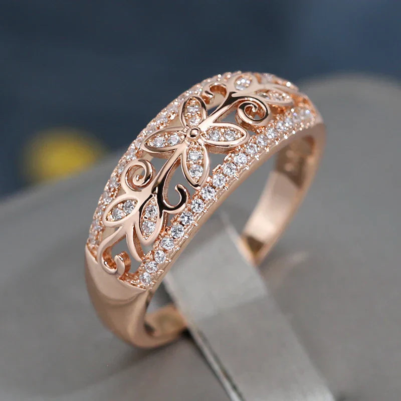 Athisa – Blumenring aus strahlendem Kristall