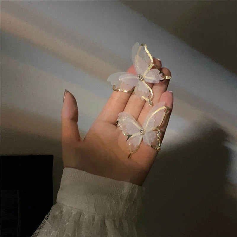 Jean – Schmetterling-Ohrringe aus luftigem Geflecht