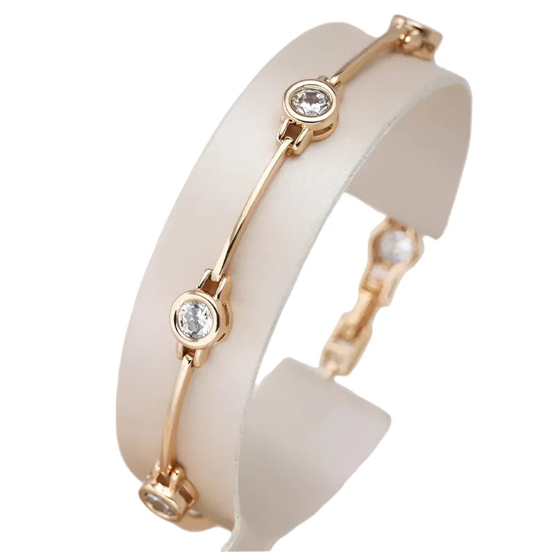 Aveline – Zartes goldenes Armband mit Zirkonia-Anhängern