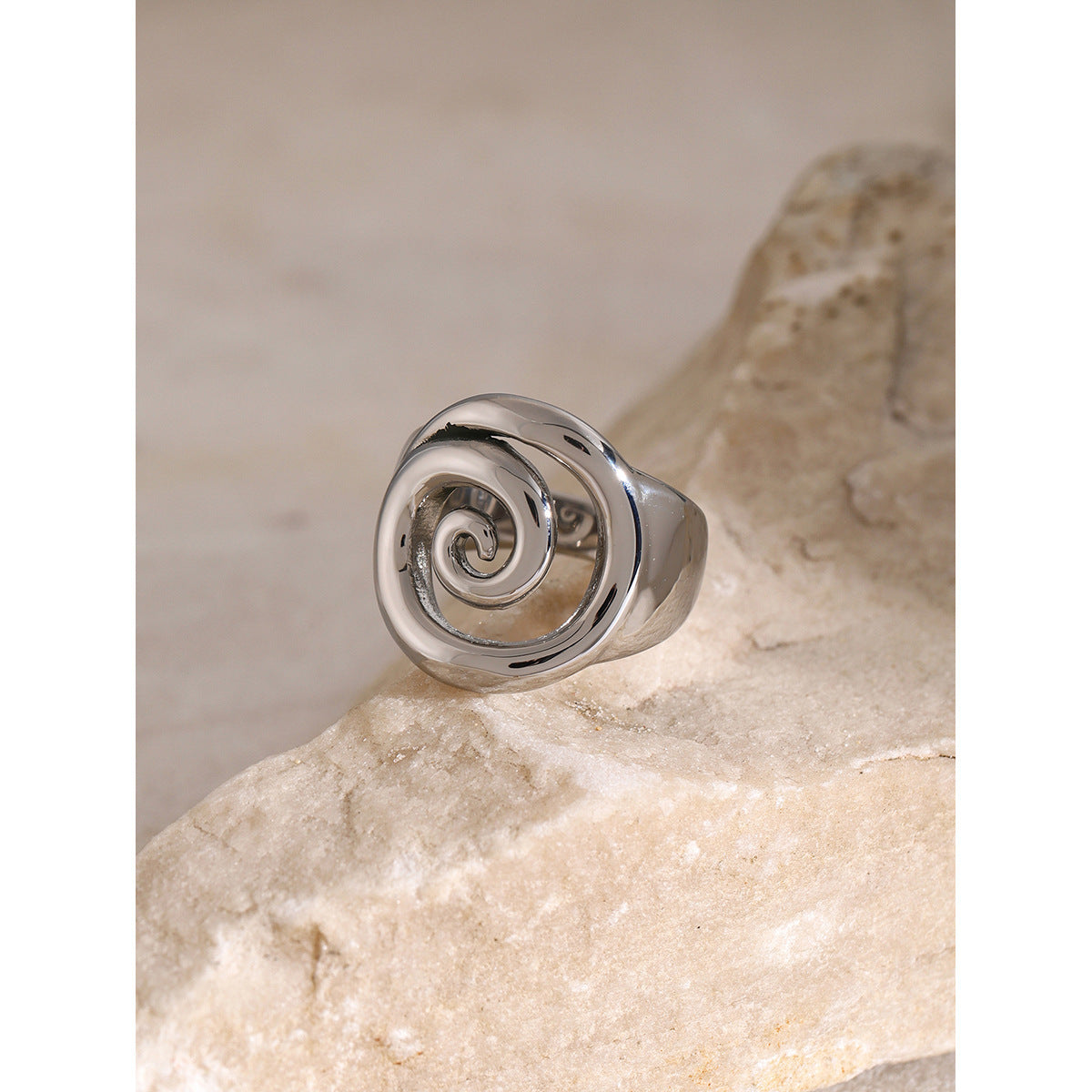 Britney – Eleganter Gedrehter Ring