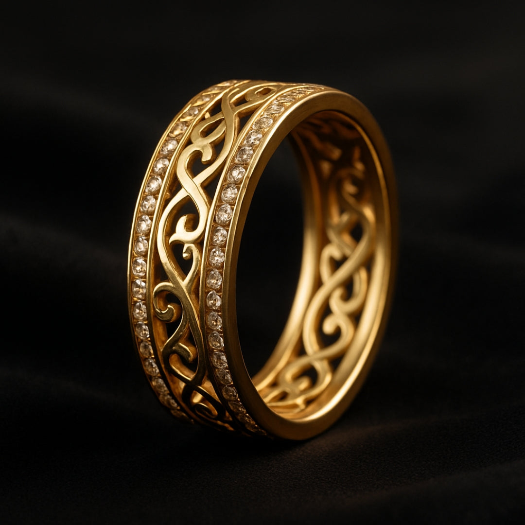 Jevy – Breiter Goldener Ring mit Aussparungen