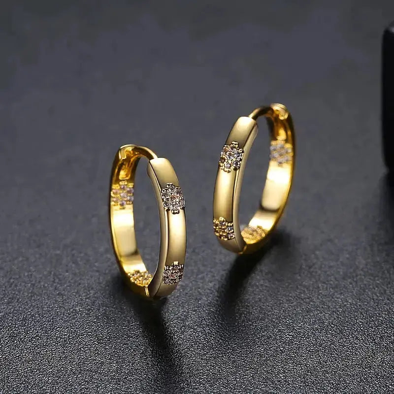 Maribelle – Vintage Goldene Blumen Hoop-Ohrringe