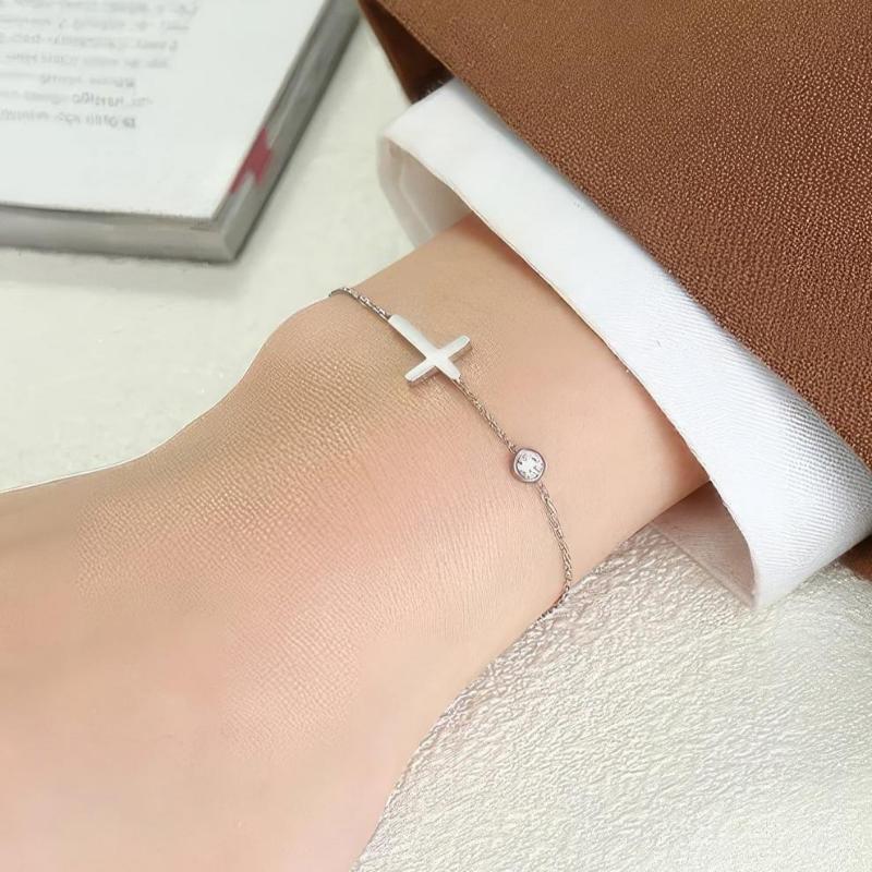 Althea – Armband mit Kreuz für Damen in Gold & Silber
