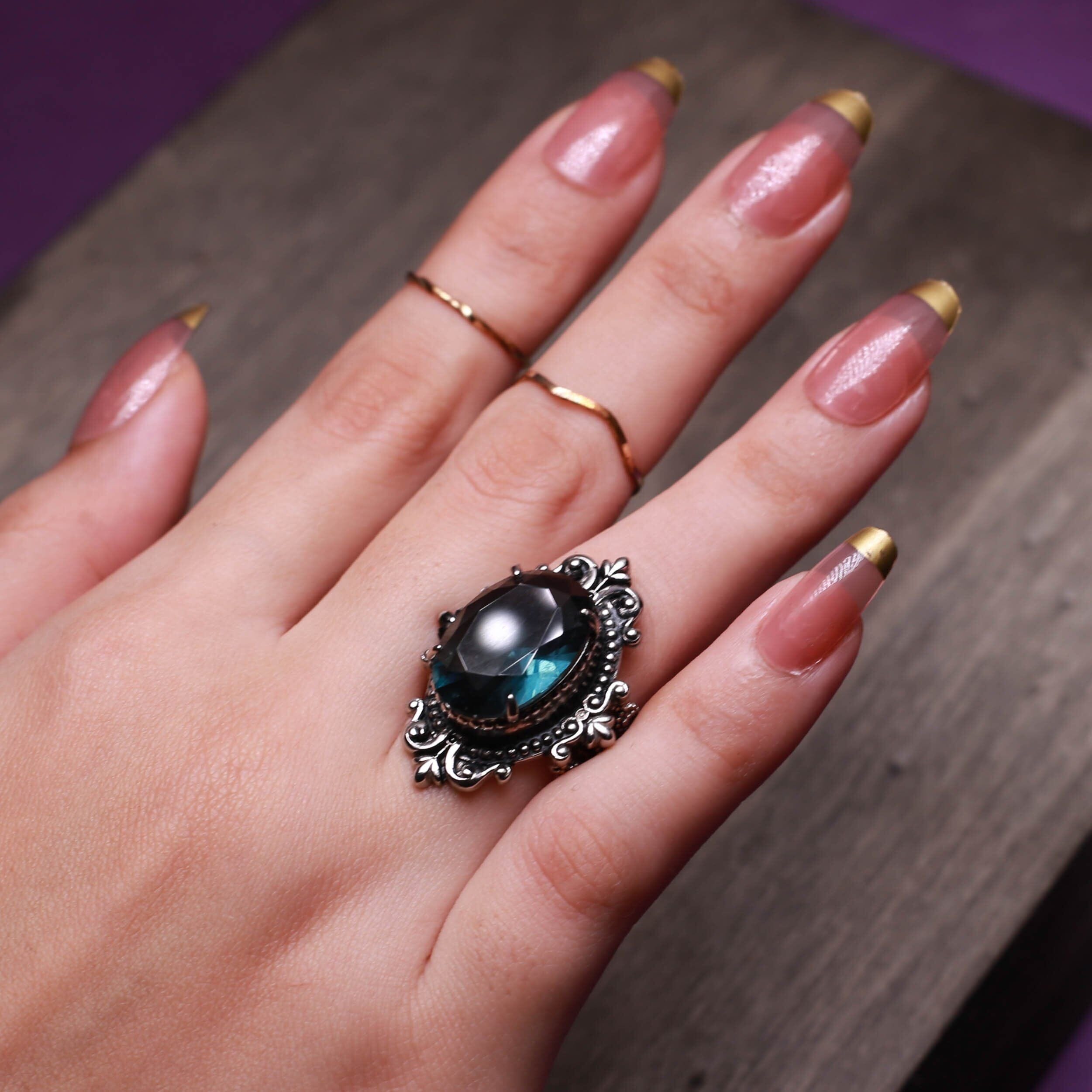 Ysoria – Ring Pfau in Blauem Saphir Vintage